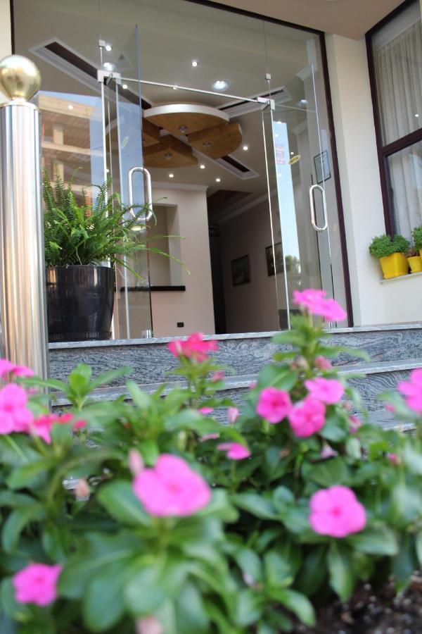 Hotel Villa Aljor Golem  Extérieur photo
