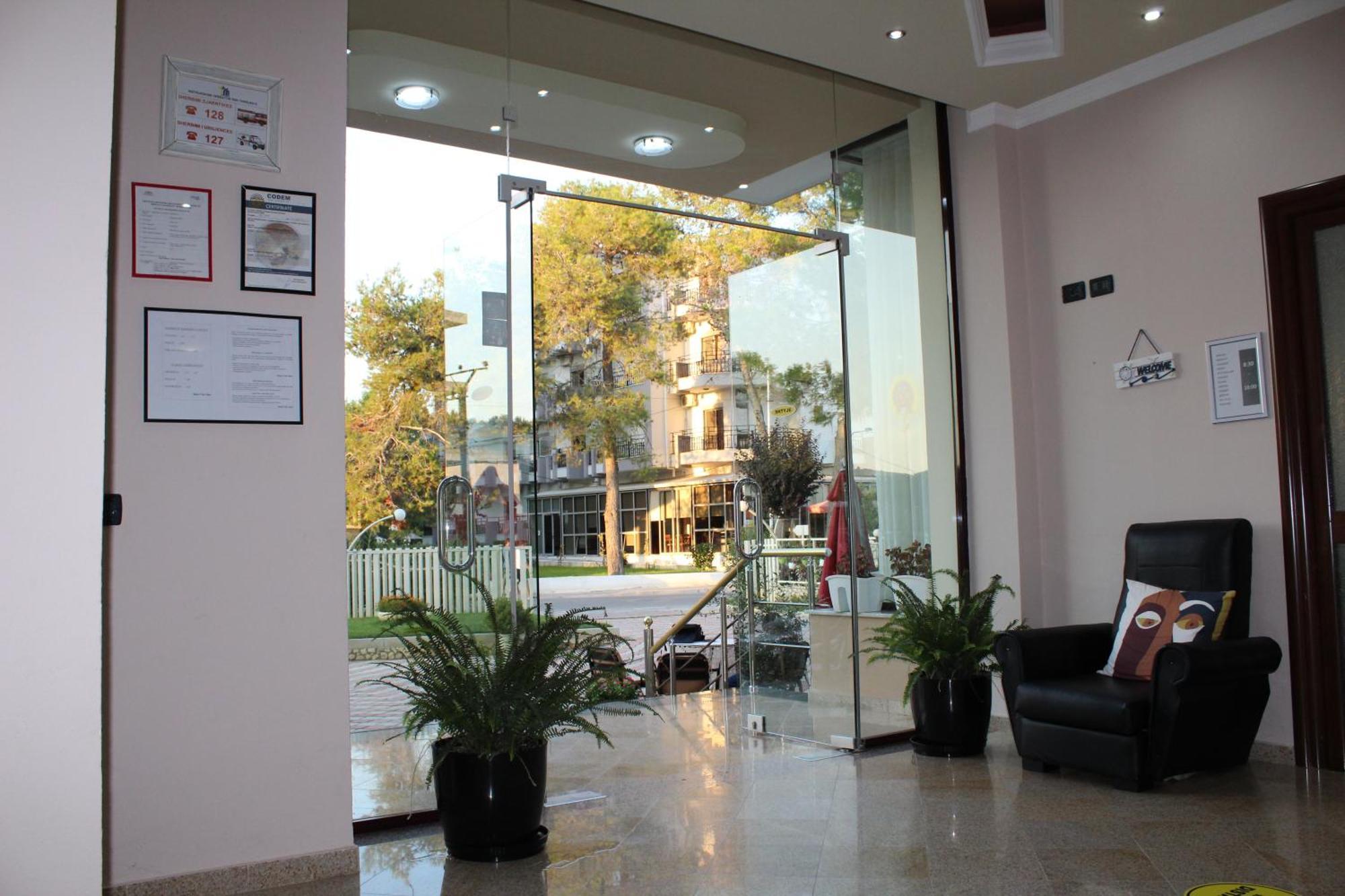 Hotel Villa Aljor Golem  Extérieur photo