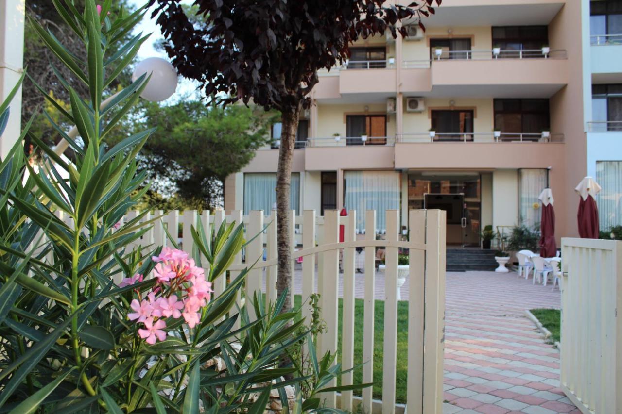 Hotel Villa Aljor Golem  Extérieur photo