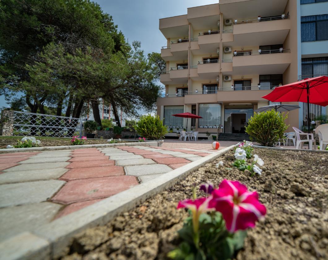 Hotel Villa Aljor Golem  Extérieur photo